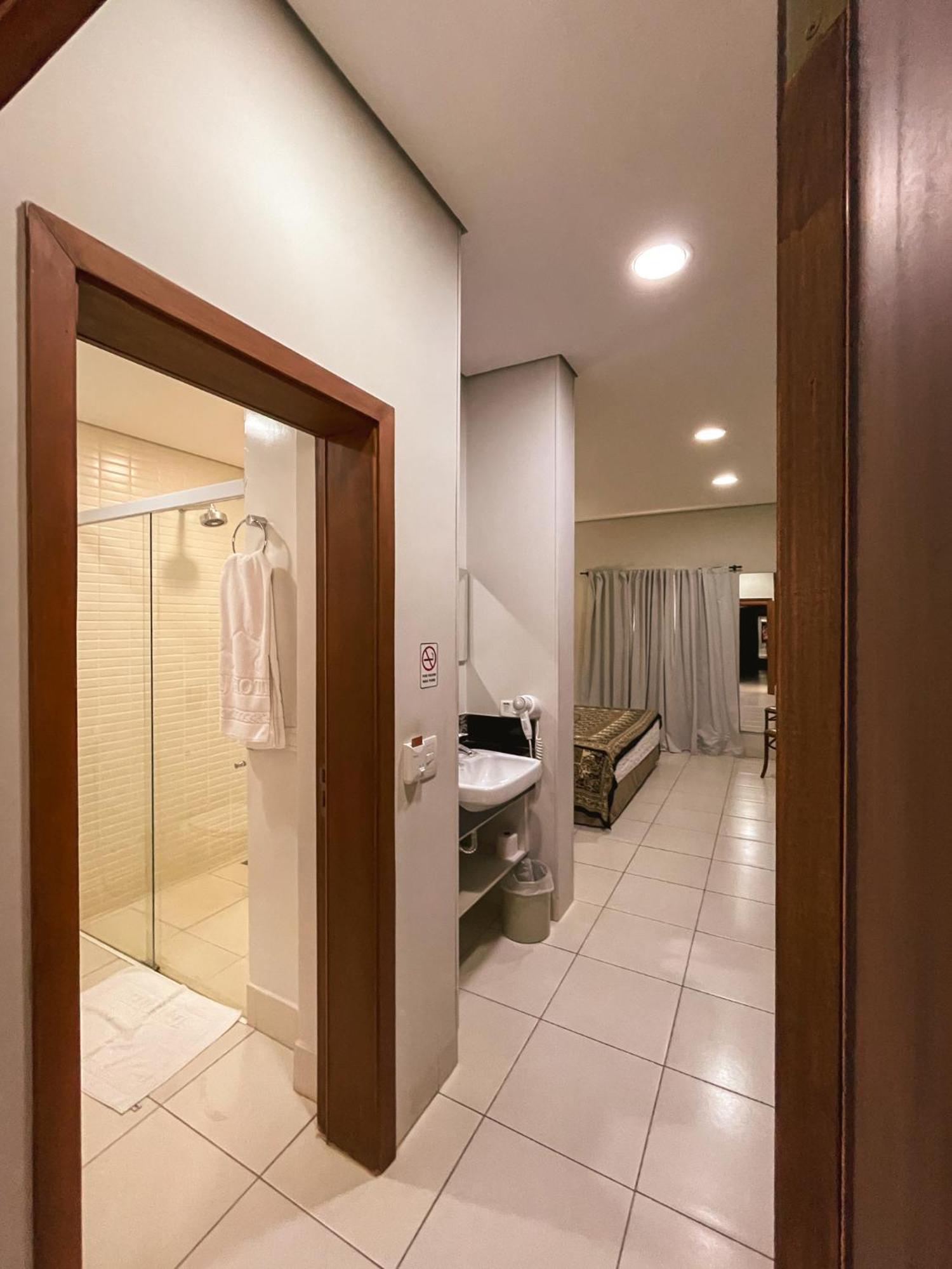 Taj Hotel เตรสลาโกอัส ภายนอก รูปภาพ